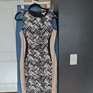 Elegant Black and Cream Patterned Dress